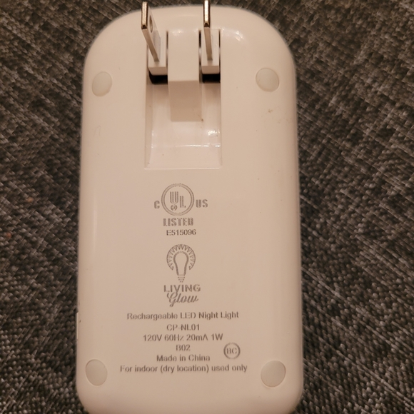 Rechargeable flashlight - Picture 2 of 6